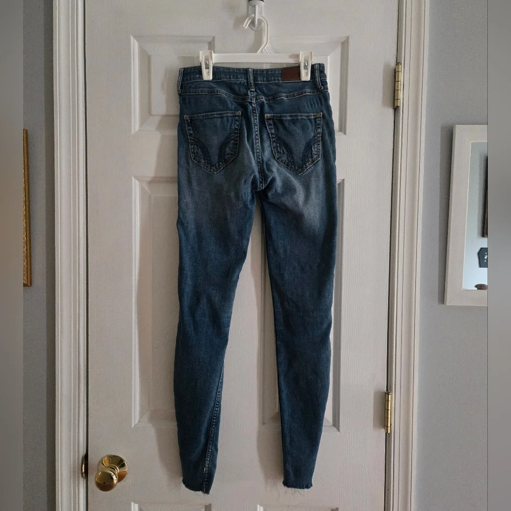 Women's Distressed Hollister Blue Jeans 1R